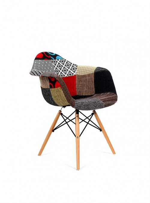 Silla Berlín Tapizada En Parches Con Descansabrazos Pata Madera Natural5dc1c4f5caa45532.jpg