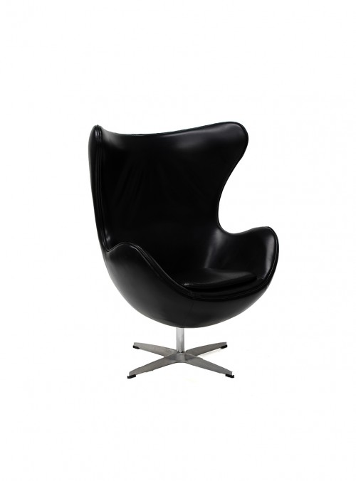 Egg Armchair Leather In Black 5dc1c52274b36589.jpg